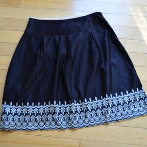 Old Navy Womens Low Waist Pleated A Line Skirt Size 6 Embroidered Hem Vintage